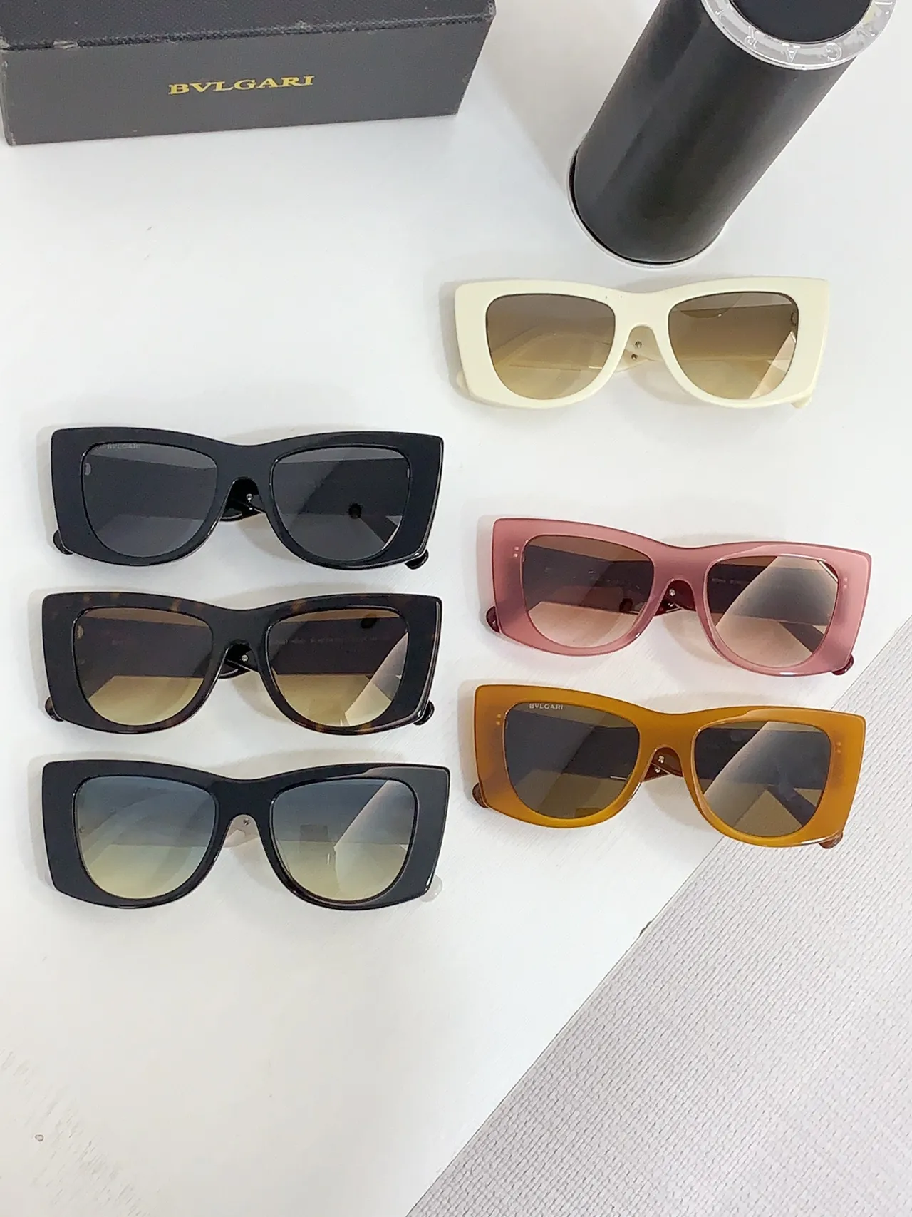Bvlgari Amber-Brown Rectangular Cat-Eye Sunglasses 4