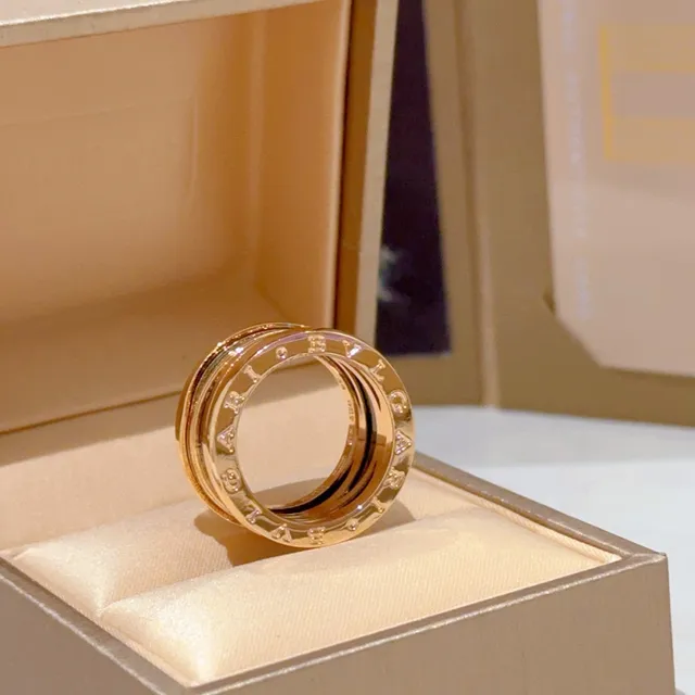 Bvlgari B.zero1 خاتم متعدد النطاقات أسود إنكرست لون ذهبي 3