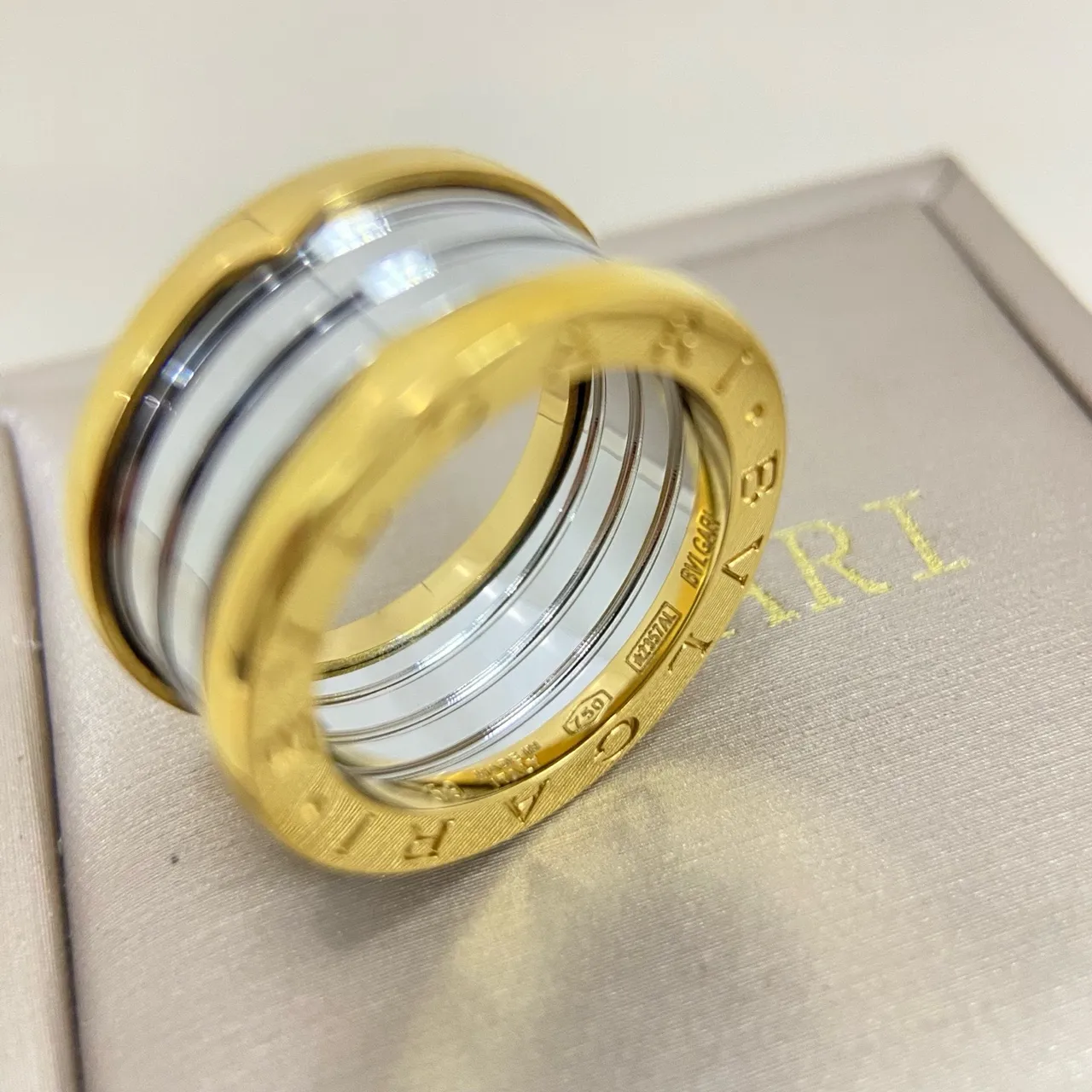 Bvlgari B.zero1 Bague Métal De Deux Tons Or Et Blanc Rotative 2