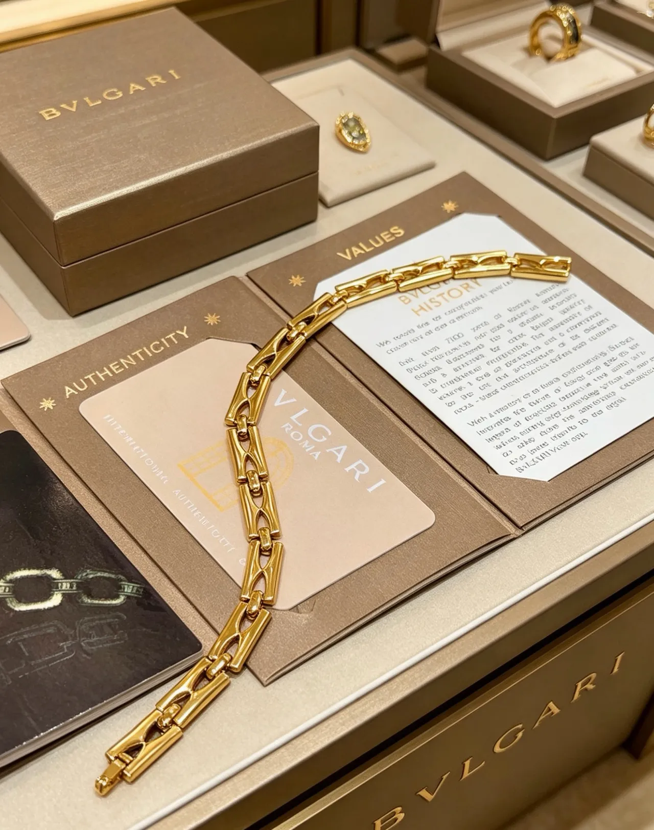 Bvlgari Bulgari Bulgari Gold Rectangular Link Bracelet 8