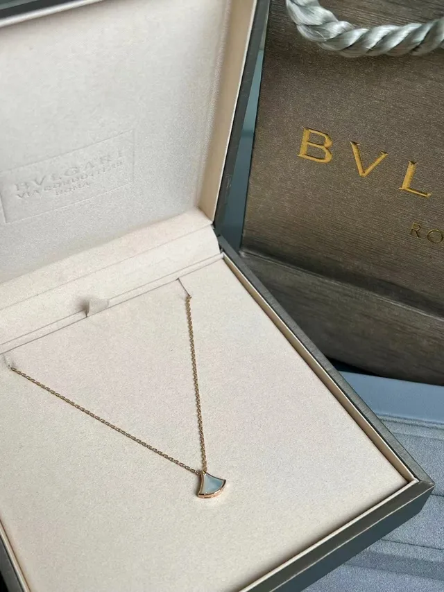 Bvlgari Divas’ Dream colar em forma de leque de madrepérola 7