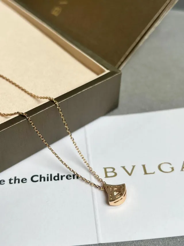 Bvlgari Divas’ Dream colar em forma de leque de madrepérola 9