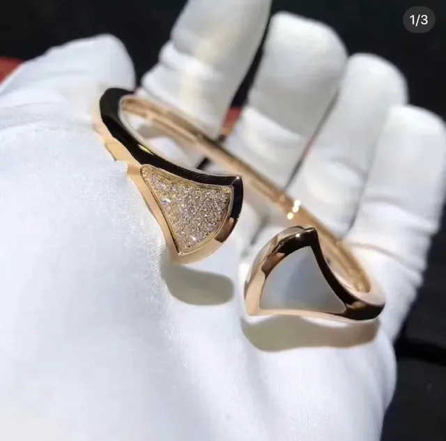 Bvlgari Divas’ Dream Bracelets de Poignet Ouverts avec Pavé en Forme d'Éventail et Mère-de-Pearl 8