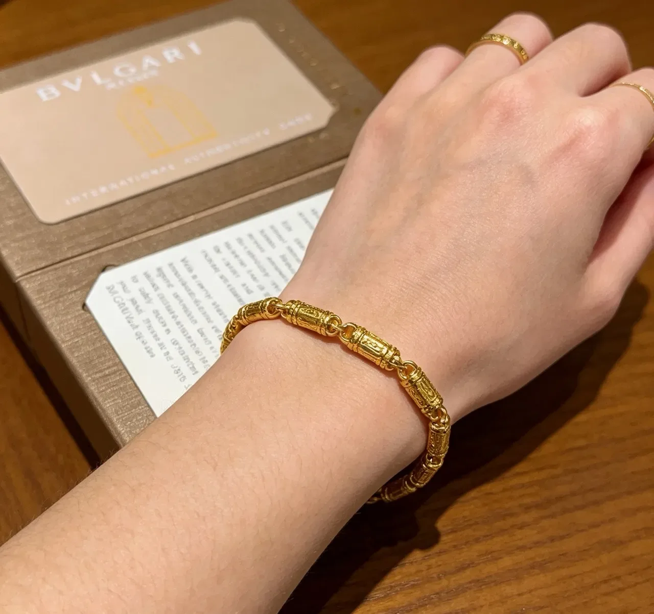 Bvlgari Bracelet en Or Tubular Links Gravé Détail Géométrique 3