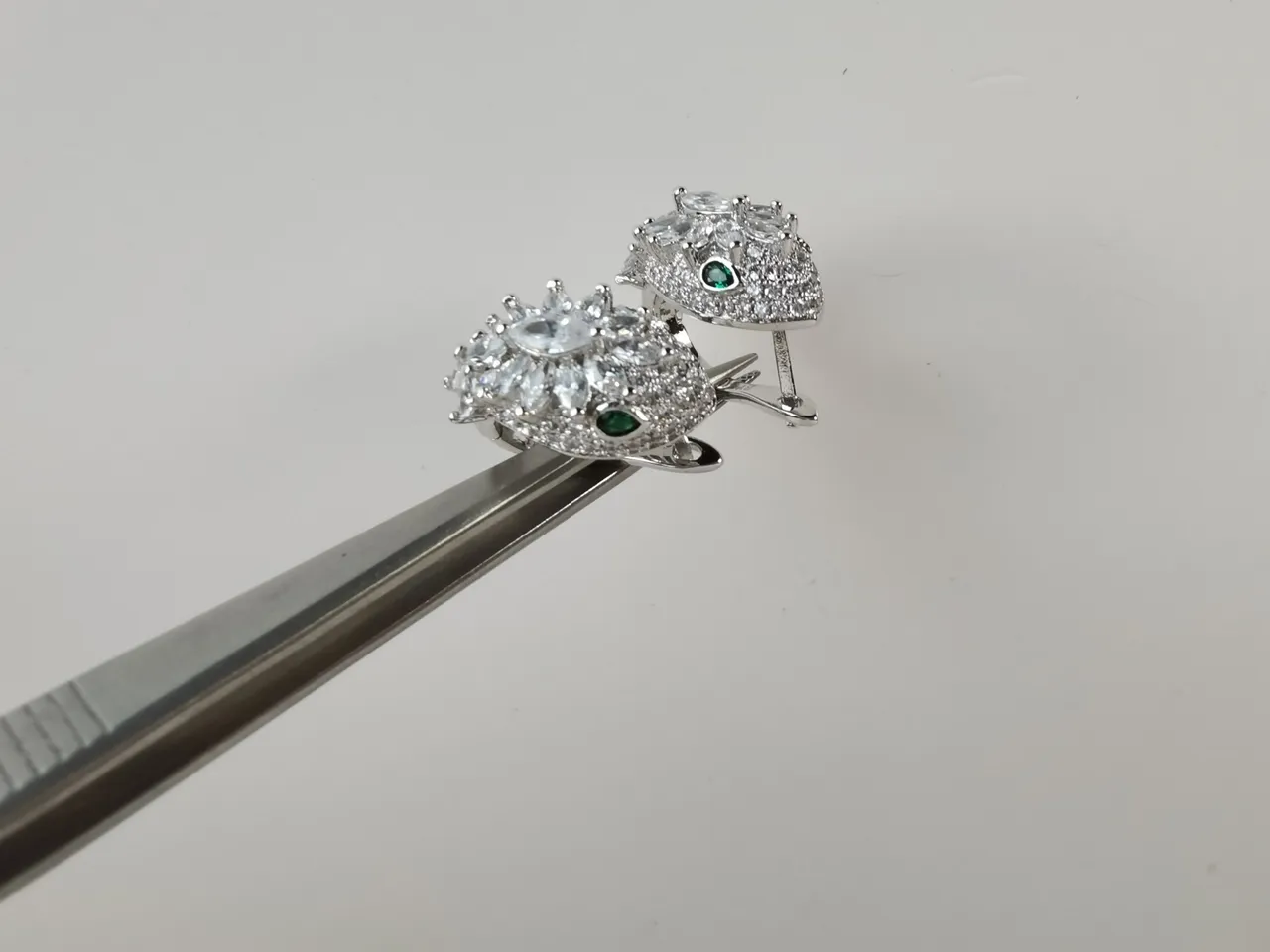 Bvlgari Pavé-Set Leaf Motif Emerald Accent Hinged Hoop Earrings 5
