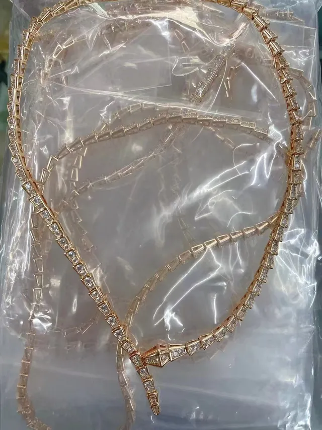 Bvlgari Serpenti Collier à maillons d'écailles articulés pavé tête et queue 13