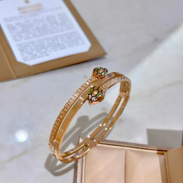 Bvlgari Serpenti bracelet double-bande or rose tête de serpent 4