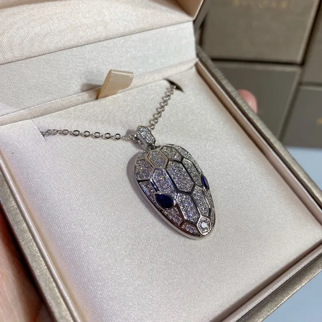 Bvlgari Serpenti Échelle Hexagonale Pavé Diamants Tête de Serpent Pendentif Colliers 4