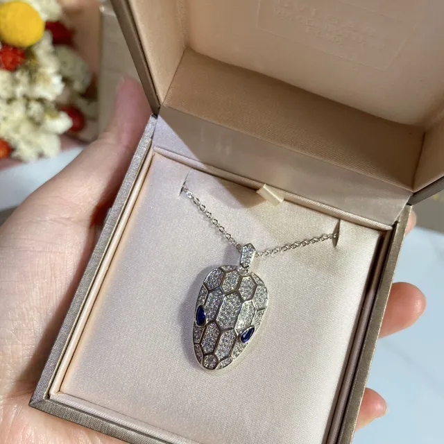 Bvlgari Serpenti Échelle Hexagonale Pavé Diamants Tête de Serpent Pendentif Colliers 5