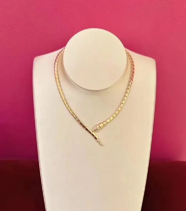 Bvlgari Serpenti Collier diamants Pavé or rose 3