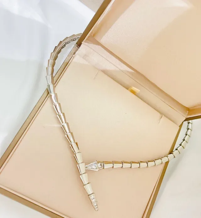 Bvlgari Serpenti Collier diamants Pavé or rose 5