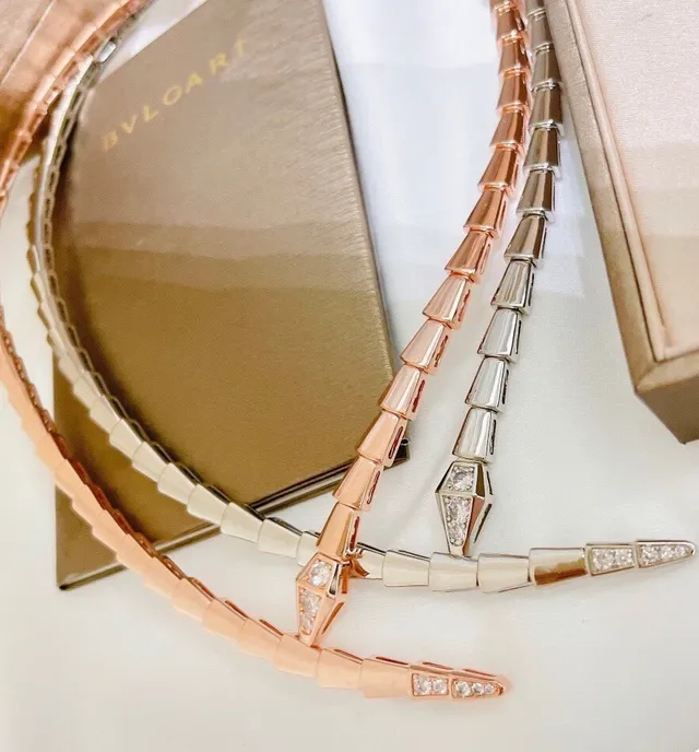 Bvlgari Serpenti Collier diamants Pavé or rose 8