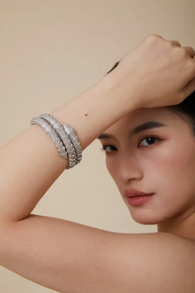 Bvlgari Serpenti Triple-Coil Bracelet Pavé Diamants et Émeraudes 7