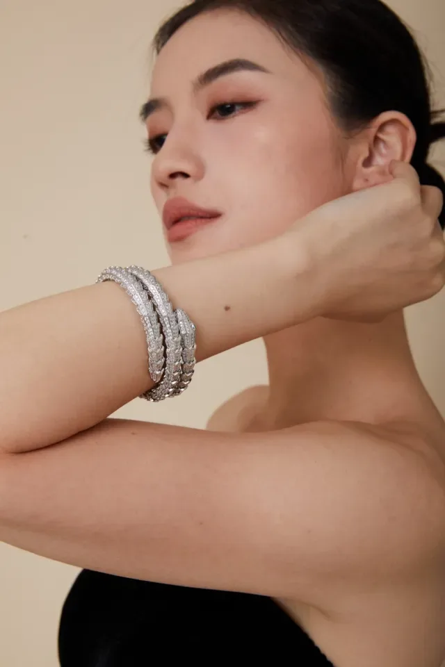 Bvlgari Serpenti Triple-Coil Bracelet Pavé Diamants et Émeraudes 8