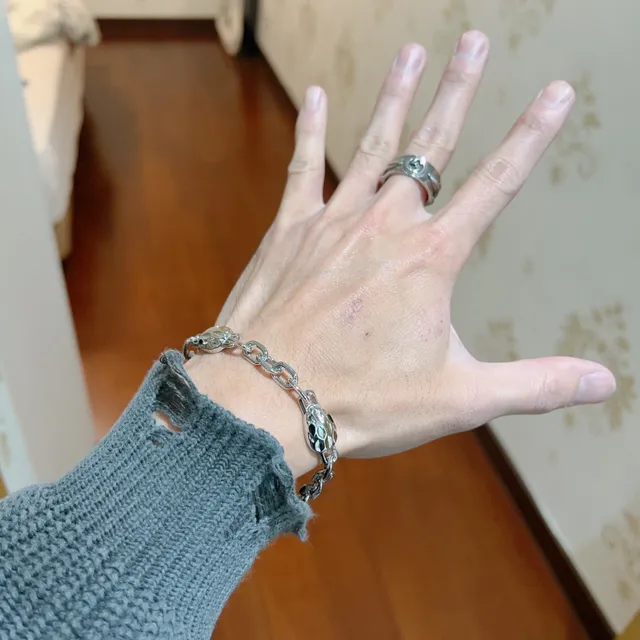 Bracelet Bvlgari Serpenti tête de serpent jumelle ton argent 4