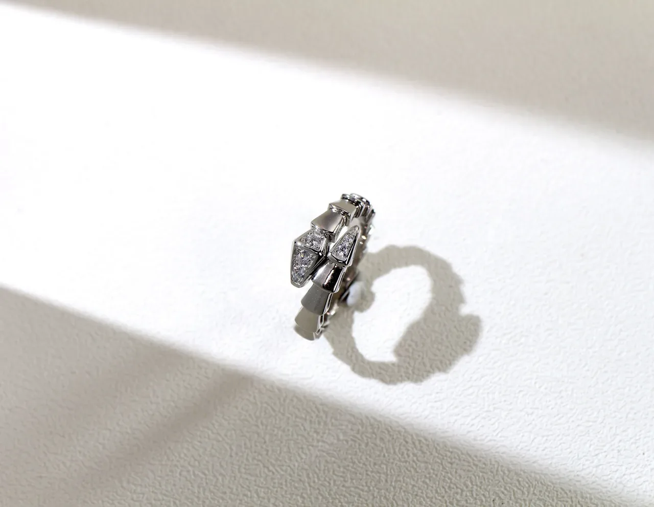 Bvlgari Serpenti Viper Bague Or Argent Serpentine Segmentée Géométrique Diamant Bezels 3