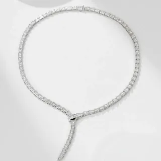 Bvlgari Serpenti Viper Pavé 钻石银项链