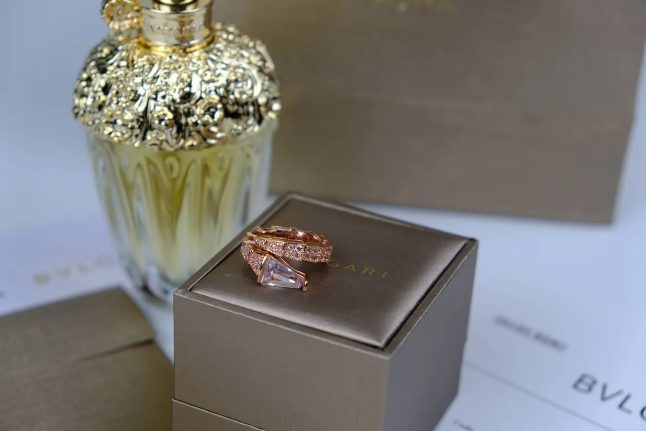 Bvlgari Serpenti Viper Bague Or Rose Pavé et Pierres Facettées 2