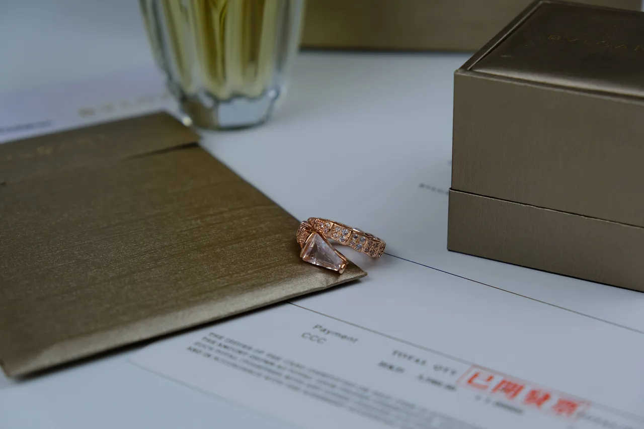 Bvlgari Serpenti Viper Bague Or Rose Pavé et Pierres Facettées 3
