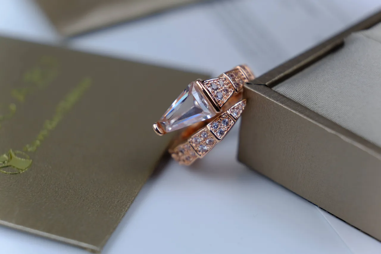 Bvlgari Serpenti Viper Bague Or Rose Pavé et Pierres Facettées 5