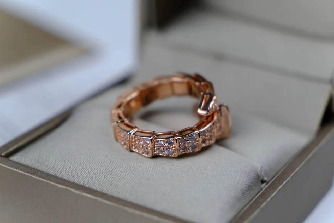 Bvlgari Serpenti Viper Bague Or Rose Pavé et Pierres Facettées 6