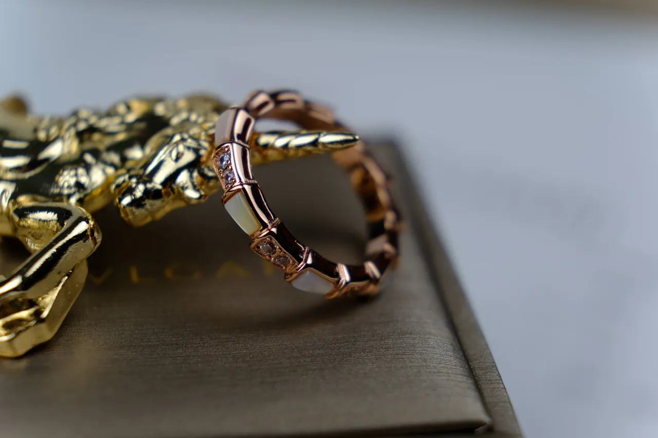Bvlgari Serpenti Viper Bague Or Rose Pavé et Pierres Facettées 7