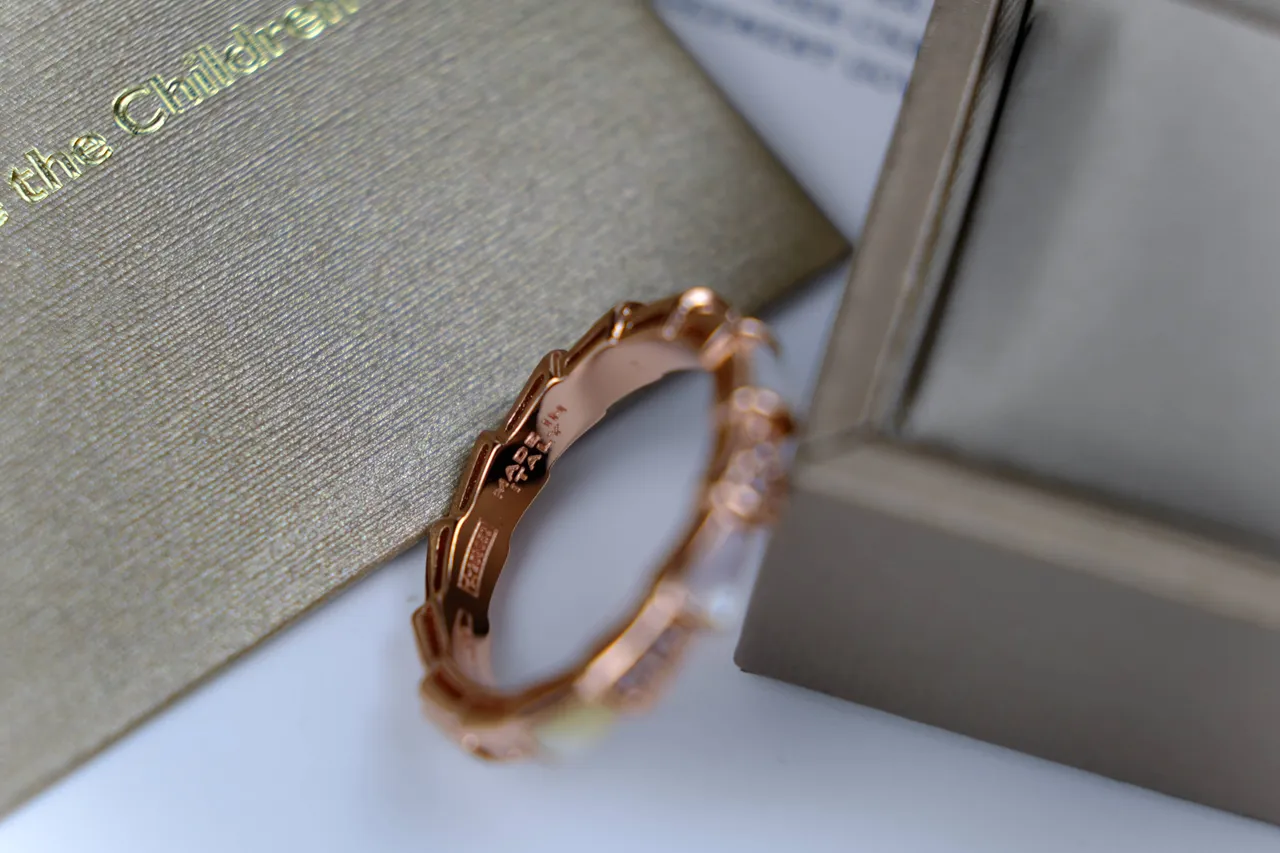 Bvlgari Serpenti Viper Bague Or Rose Pavé et Pierres Facettées 12