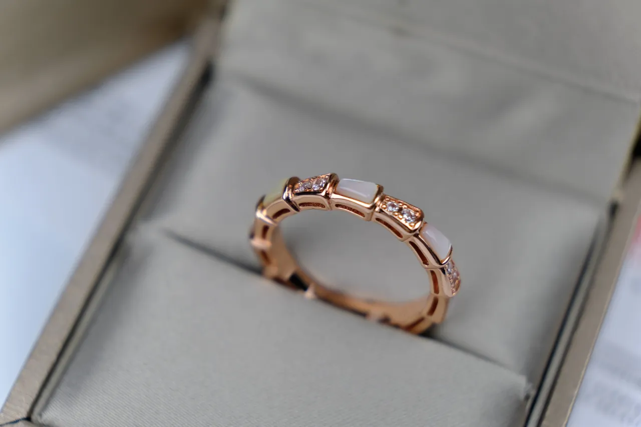 Bvlgari Serpenti Viper Bague Or Rose Pavé et Pierres Facettées 13