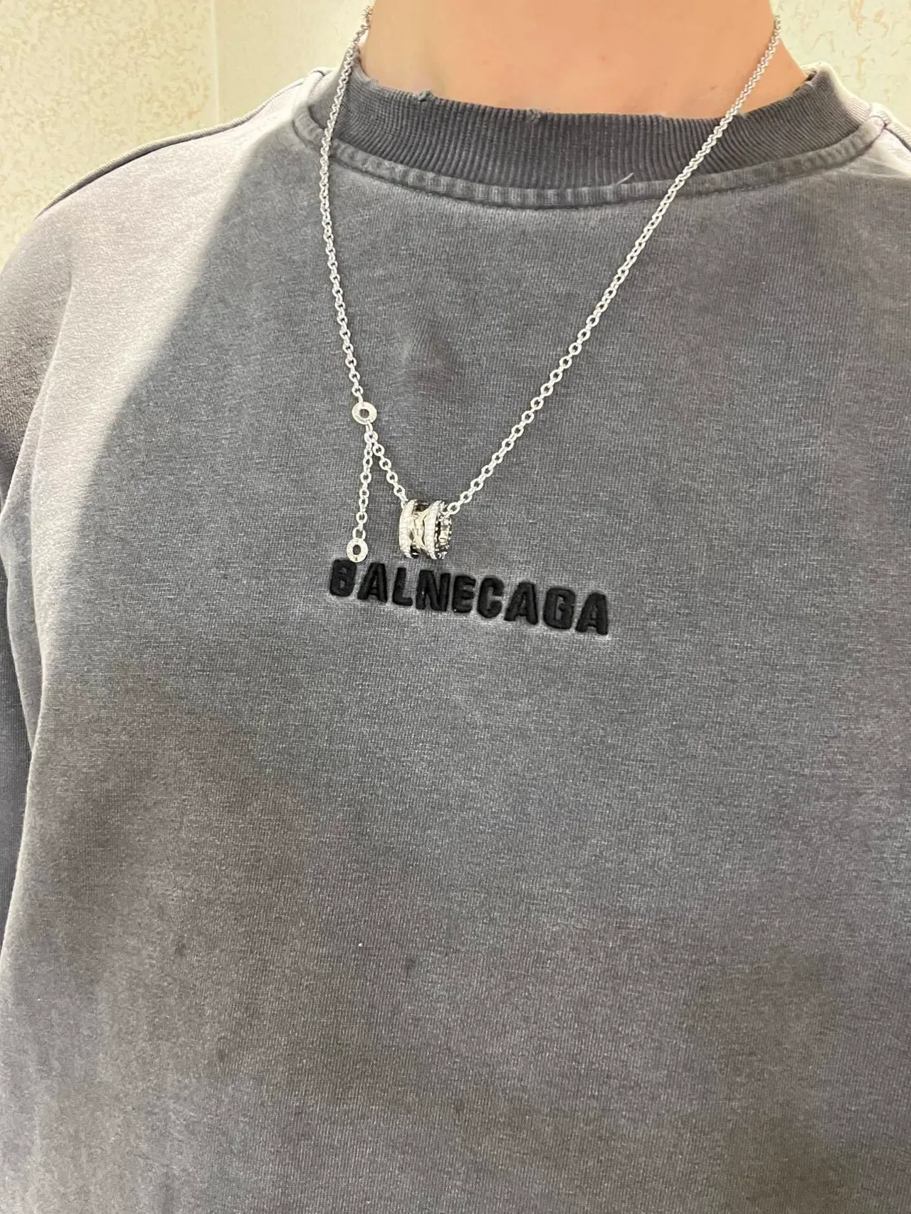 Bvlgari Collier argent et or avec pendentif rotatif à multiples anneaux et accents de diamants pavé 3