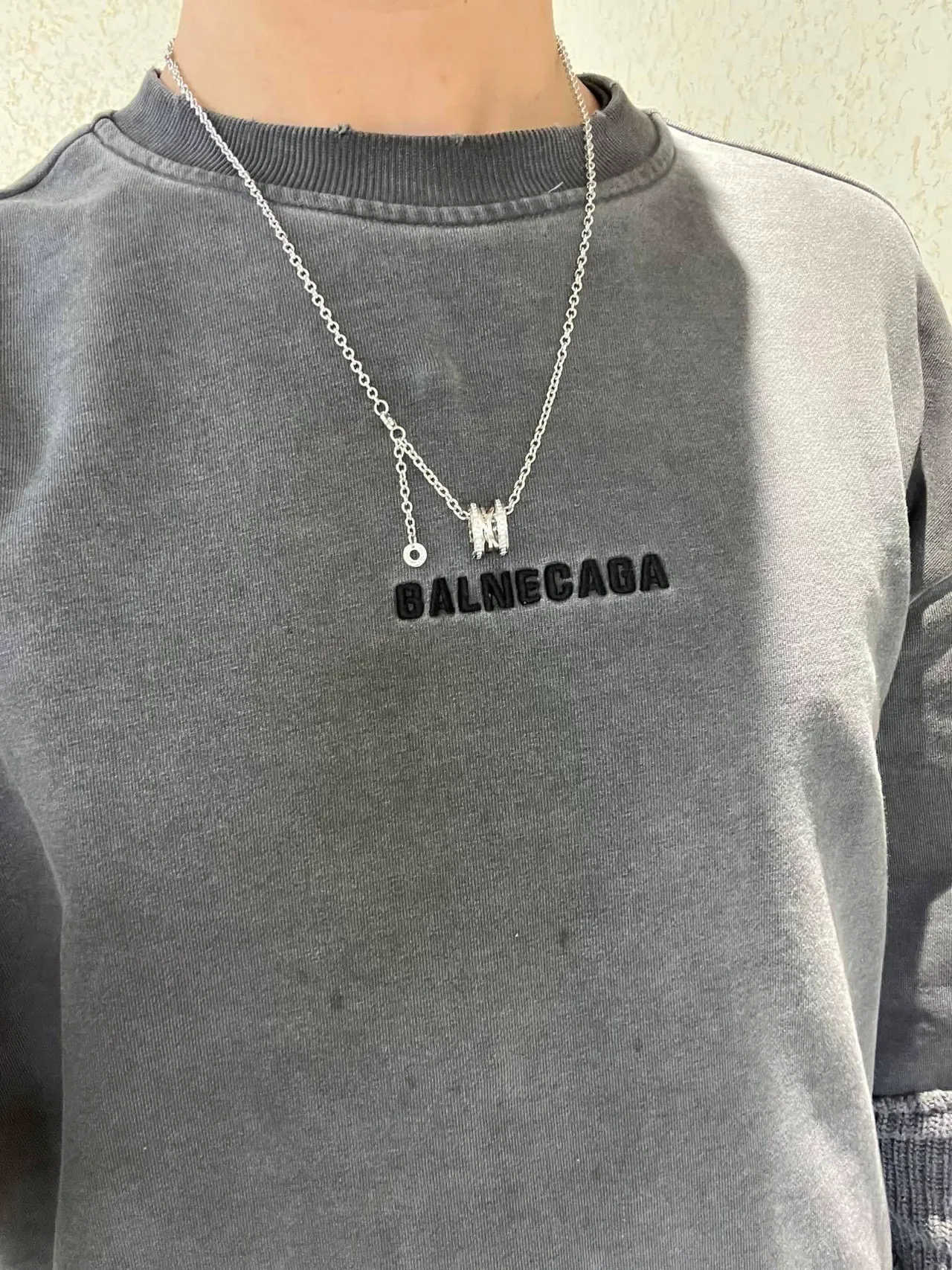 Bvlgari Collier argent et or avec pendentif rotatif à multiples anneaux et accents de diamants pavé 5