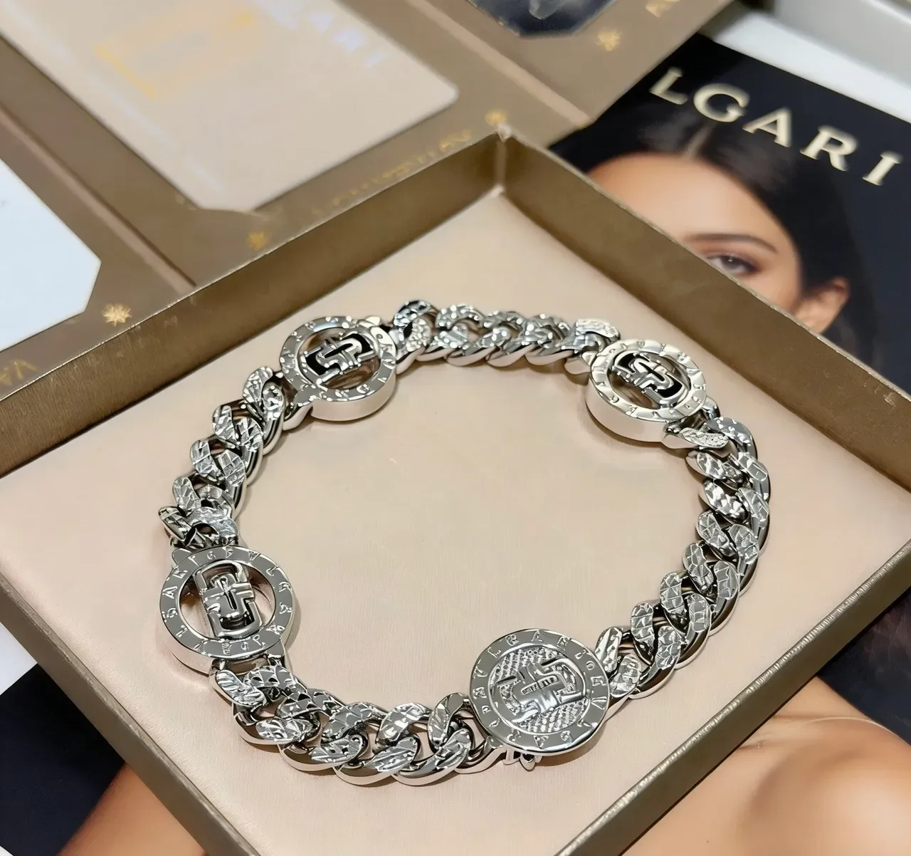 Bvlgari Bracelet Chaîne Argent Pavé-Set Logo Medallion 6