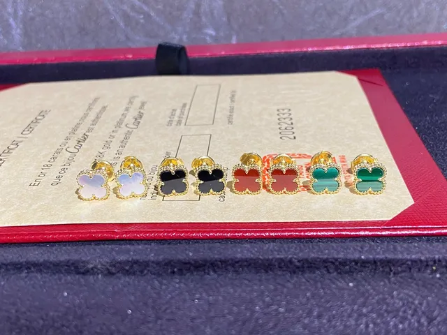 Cartier Clover Or Multicolore Motif Quatrefoil Bélière perlée Boucles d'oreilles 9