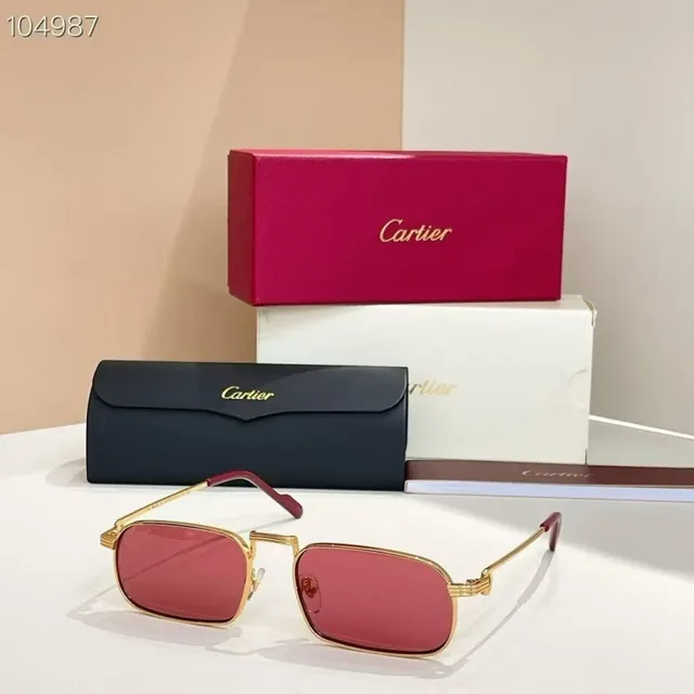 Cartier CT0776S Lunettes de soleil rectangulaires en métal dorées pourpres 4