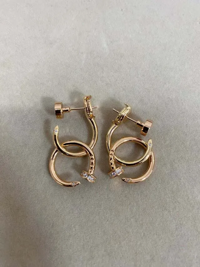 Cartier Juste un Clou Brincos de Ouro Rosa com Diamantes Pavé Interlock 3