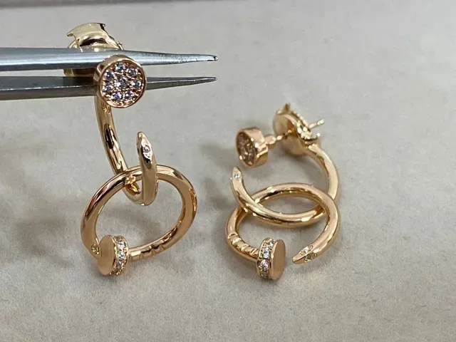 Cartier Juste un Clou Brincos de Ouro Rosa com Diamantes Pavé Interlock 4