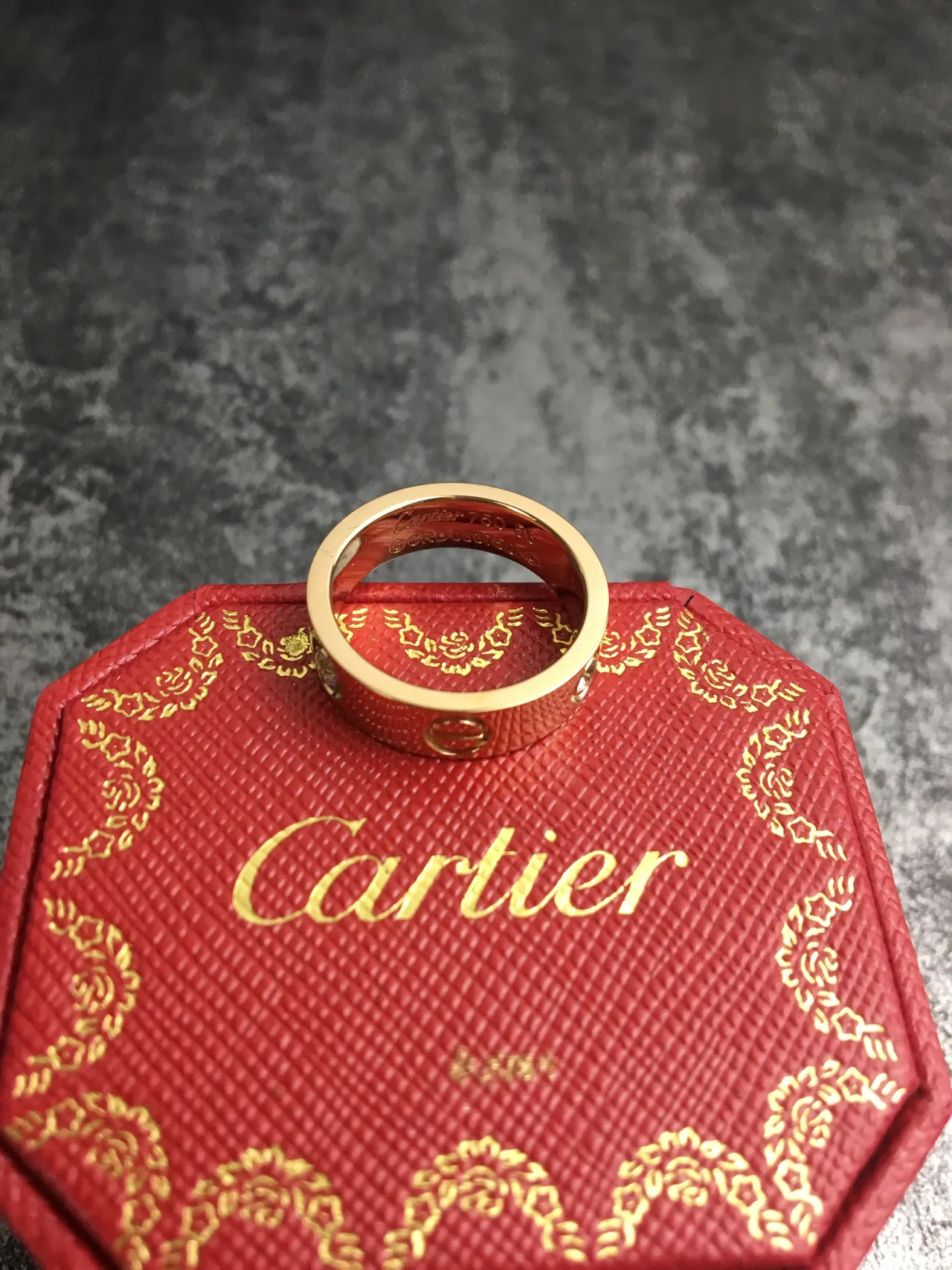 Bague Cartier Love Or Noir Bande à Profil Plat Diamant Rond Unique Central 10