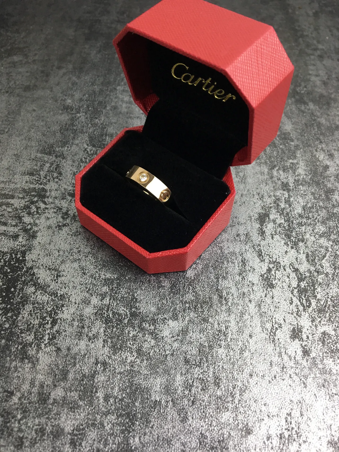 Bague Cartier Love Or Noir Bande à Profil Plat Diamant Rond Unique Central 14