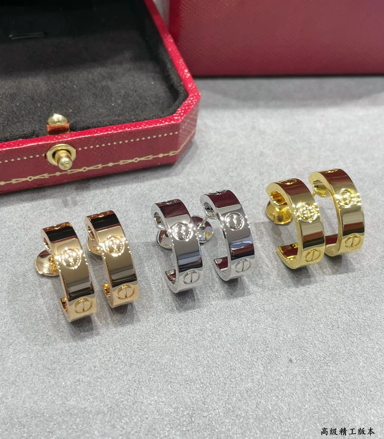 Cartier Love Boucles d'Oreilles Or Rose Blanche Motif Vis 6