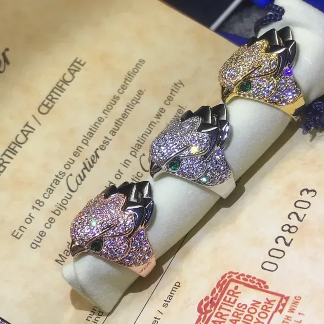 Cartier Panthère Tête de Panthère Pavé Diamant Émeraude Onyx Bague 3