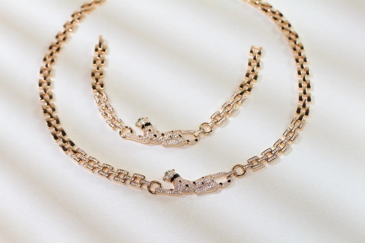 Collier Cartier Panthère Diamants Pavé Panthère 5