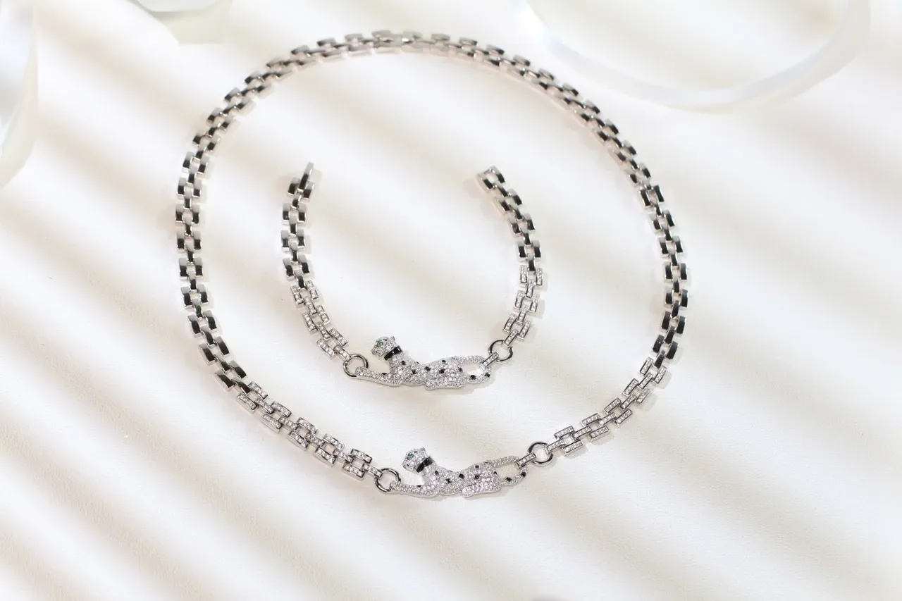 Collier Cartier Panthère Diamants Pavé Panthère 7