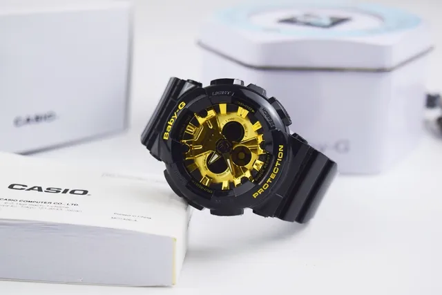 Casio Baby-G Montre Sportive Analogue-Digitale Noire et Or 5