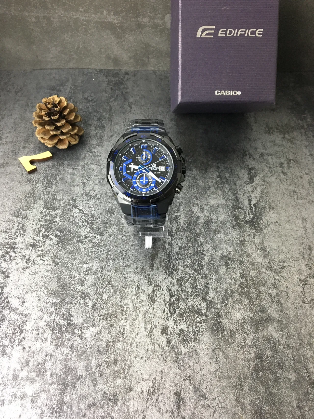卡西欧黑色蓝色树脂表壳计时表盘手表 5