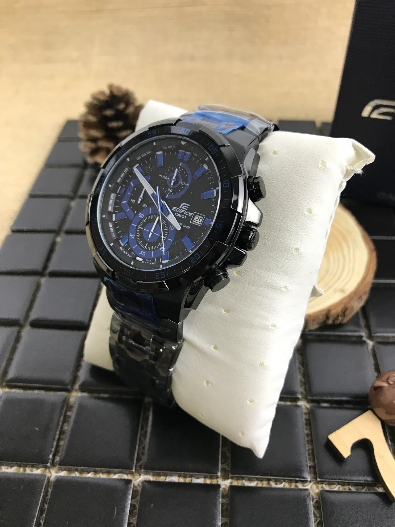 卡西欧黑色蓝色树脂表壳计时表盘手表 7