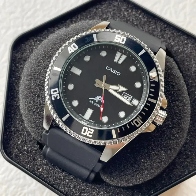 Casio أسلوب غوص ساعة تناظرية وجه أسود غطاء فضي ساعة رياضية 9