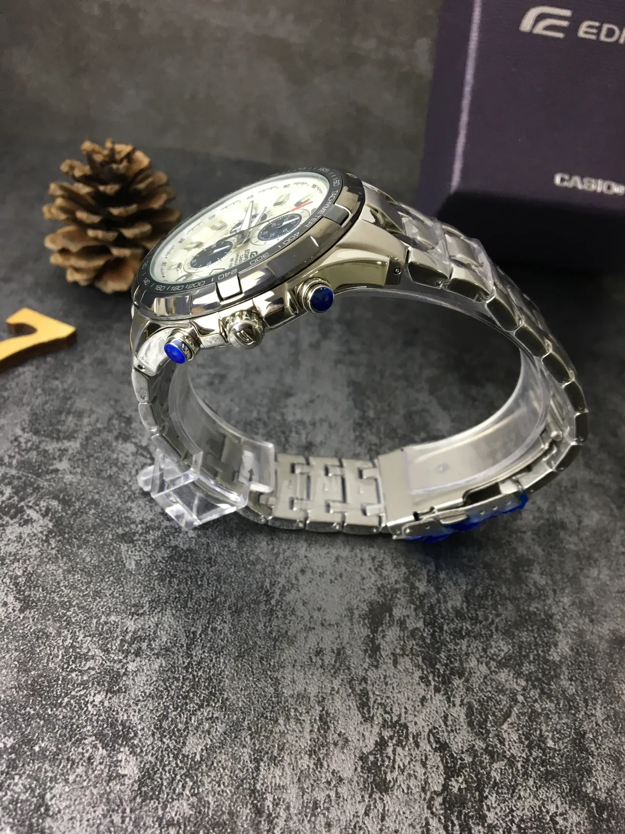 卡西欧 Edifice 计时 银色和白色 石英手表 3