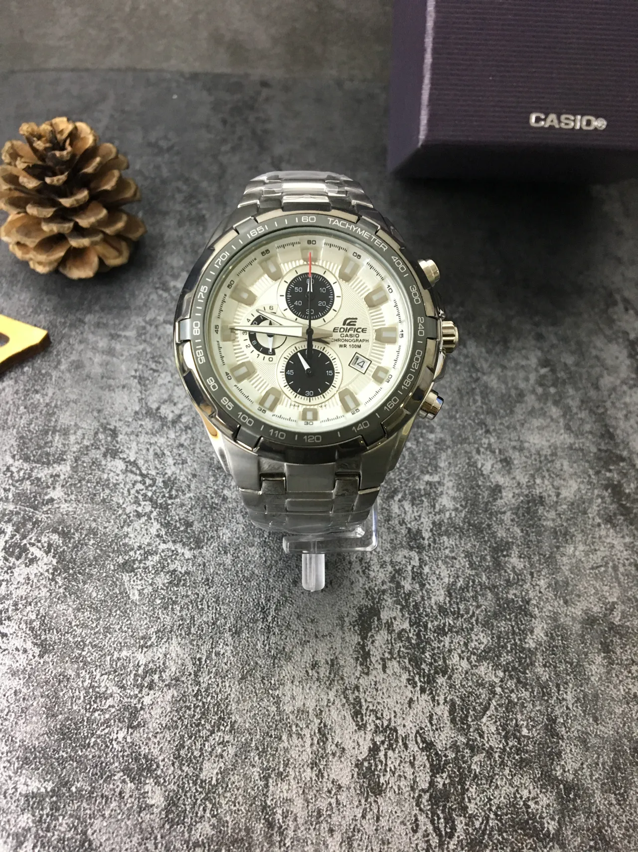 卡西欧 Edifice 计时 银色和白色 石英手表 4