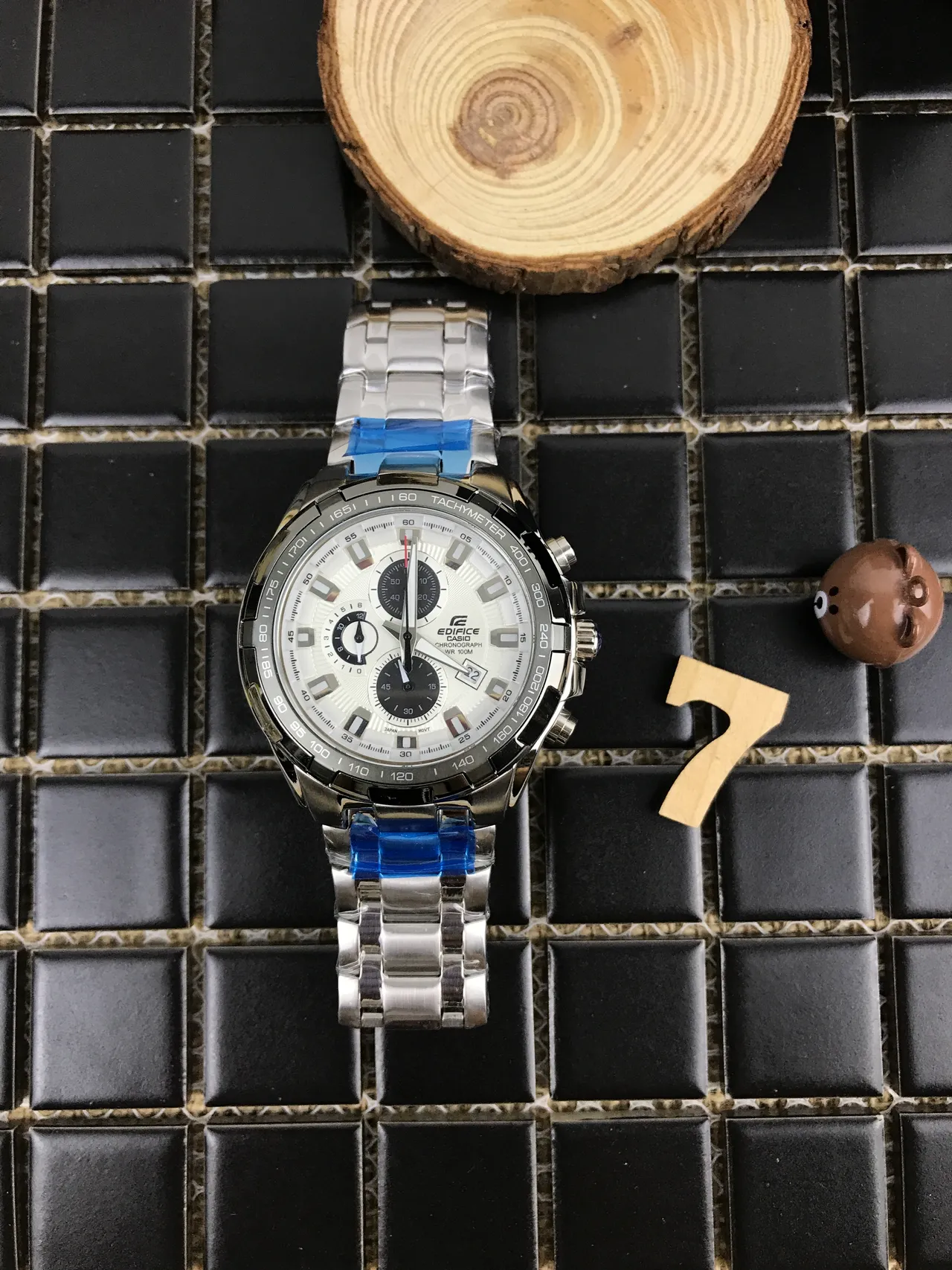 卡西欧 Edifice 计时 银色和白色 石英手表 9