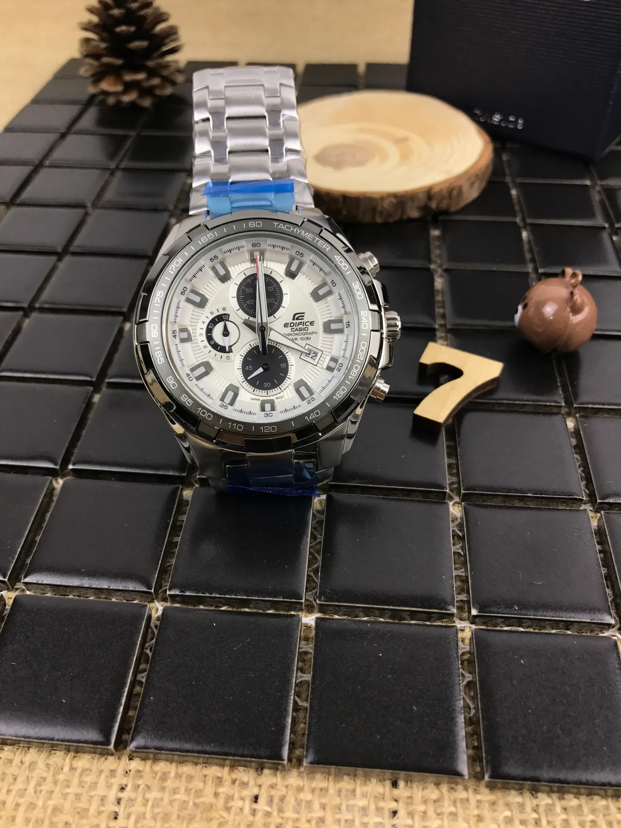 卡西欧 Edifice 计时 银色和白色 石英手表 10