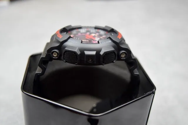 كاسيو G-Shock GA-100 أسود وبرتقالي ساعة رياضية 3